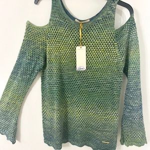 Green corchet top w shoulder keyhole